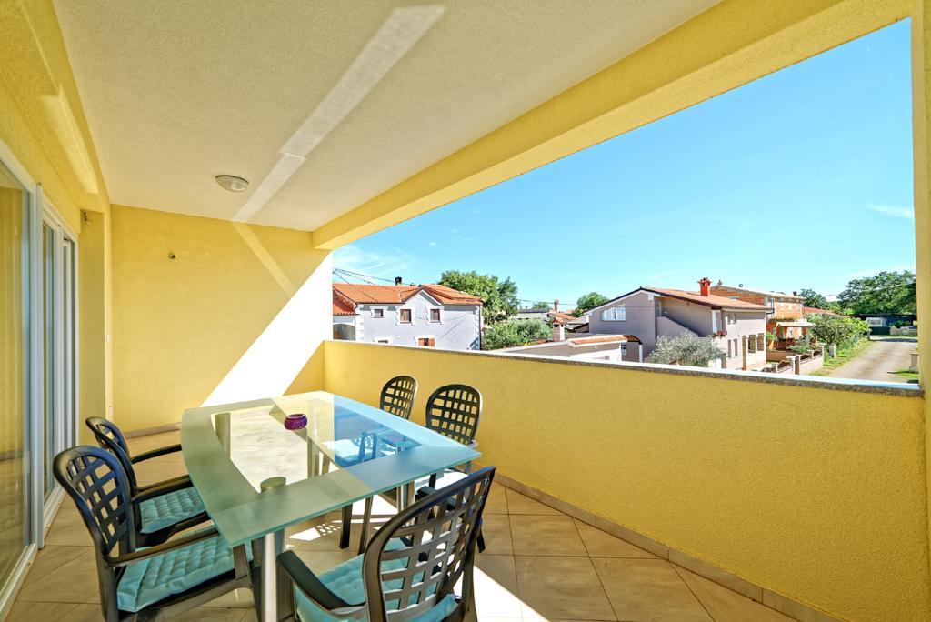 Apartment Una 2 Pula Exterior photo