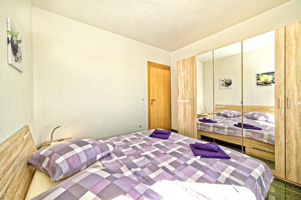 Apartment Una 2 Pula Exterior photo