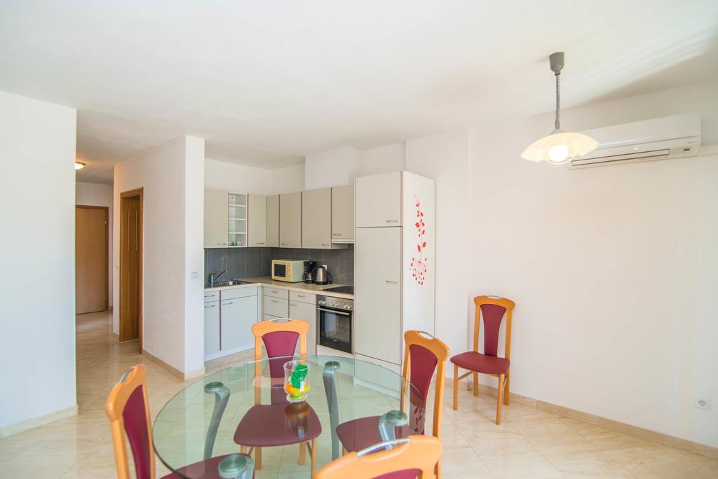 Apartment Una 2 Pula Exterior photo