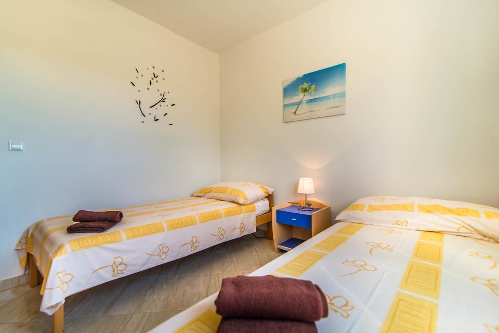 Apartment Una 2 Pula Exterior photo