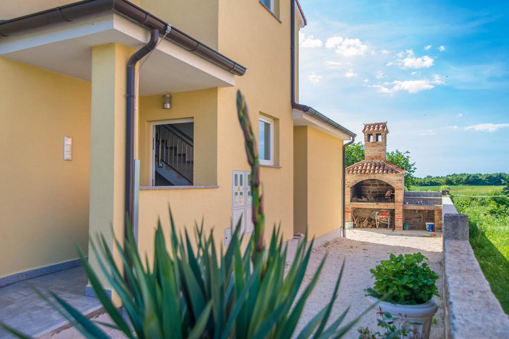 Apartment Una 2 Pula Exterior photo